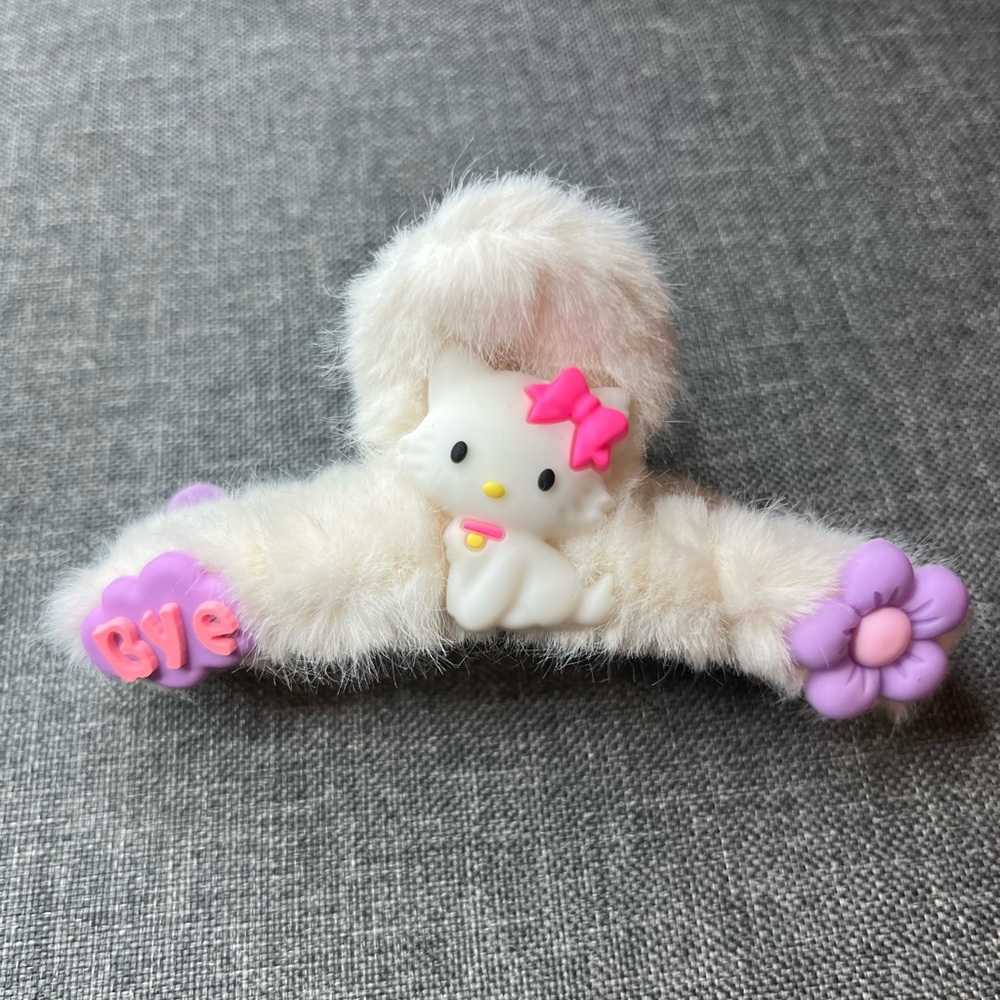 Hello Kitty Fur Claw Clip / Hair Accessory